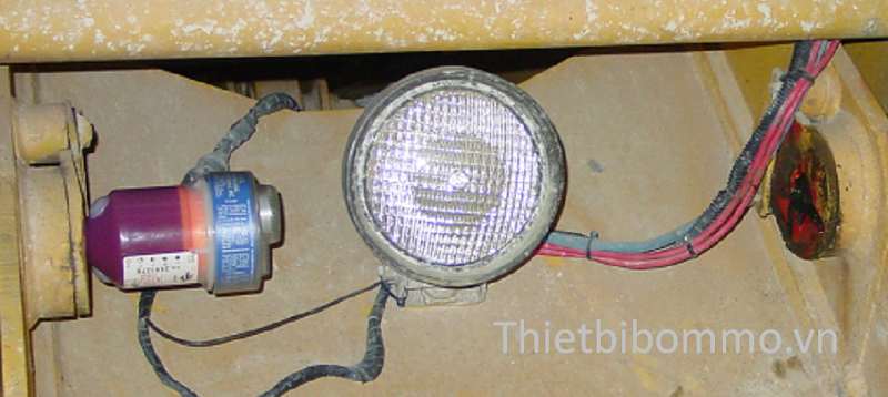 Bơm Mỡ Cho Xe - thiết bị Không Thể Thiếu cho các trạm sửa xe