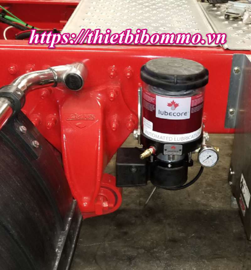 Hệ thống bơm mỡ tự động kết nối với máy tính để điều khiển và giám sát thiết bị