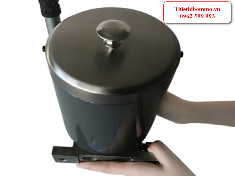 Máy bơm mỡ bằng tay SB-M cho hệ thống bôi trơn máy chính hãng, giá tốt